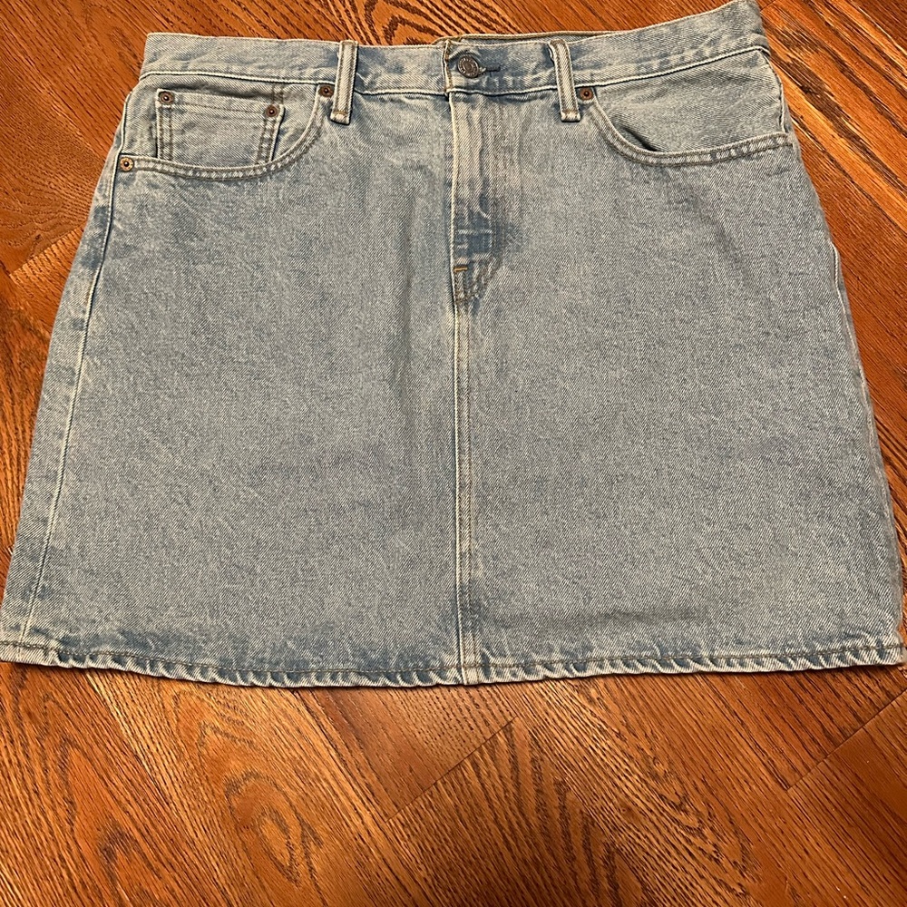 Levi’s Denim skirt size 31